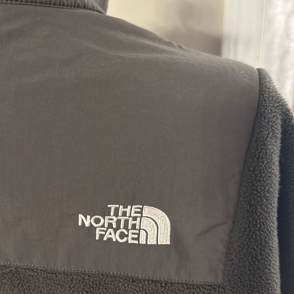 **SOLD ON MERCARI**The North Face Denali gray & pink women’s fleece jacket small - Picture 6 of 11
